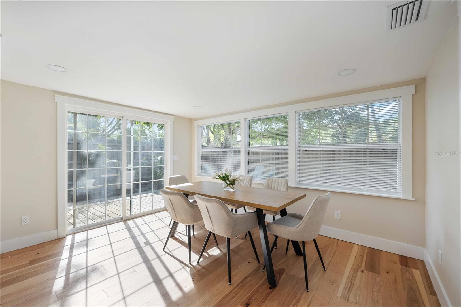 Single Family Residence at 2205 FLOYD ST, SARASOTA, photo 15 of 41