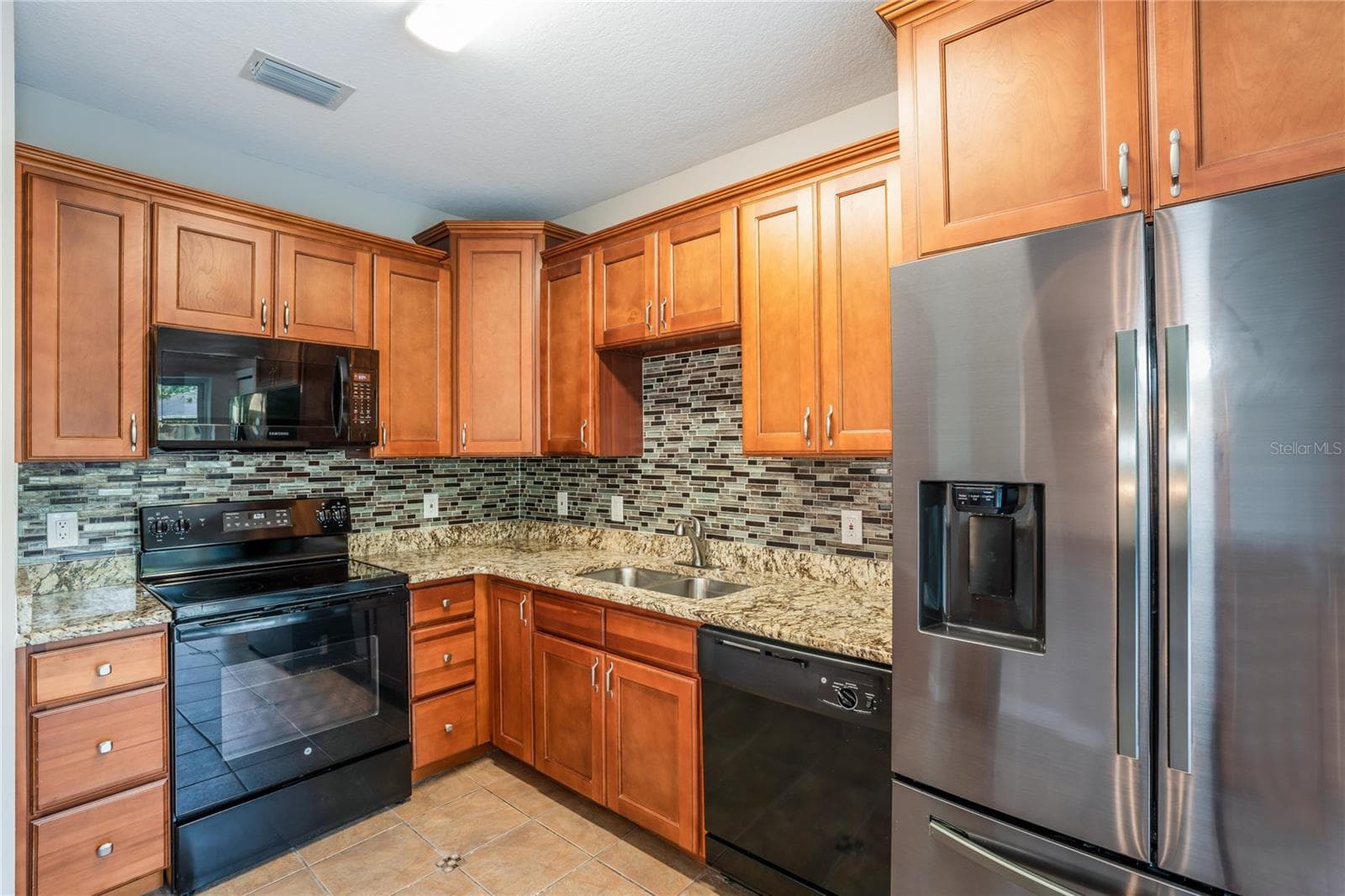 Single Family Residence at 1011 LAKE SHORE RANCH DR, SEFFNER, photo 6 of 15