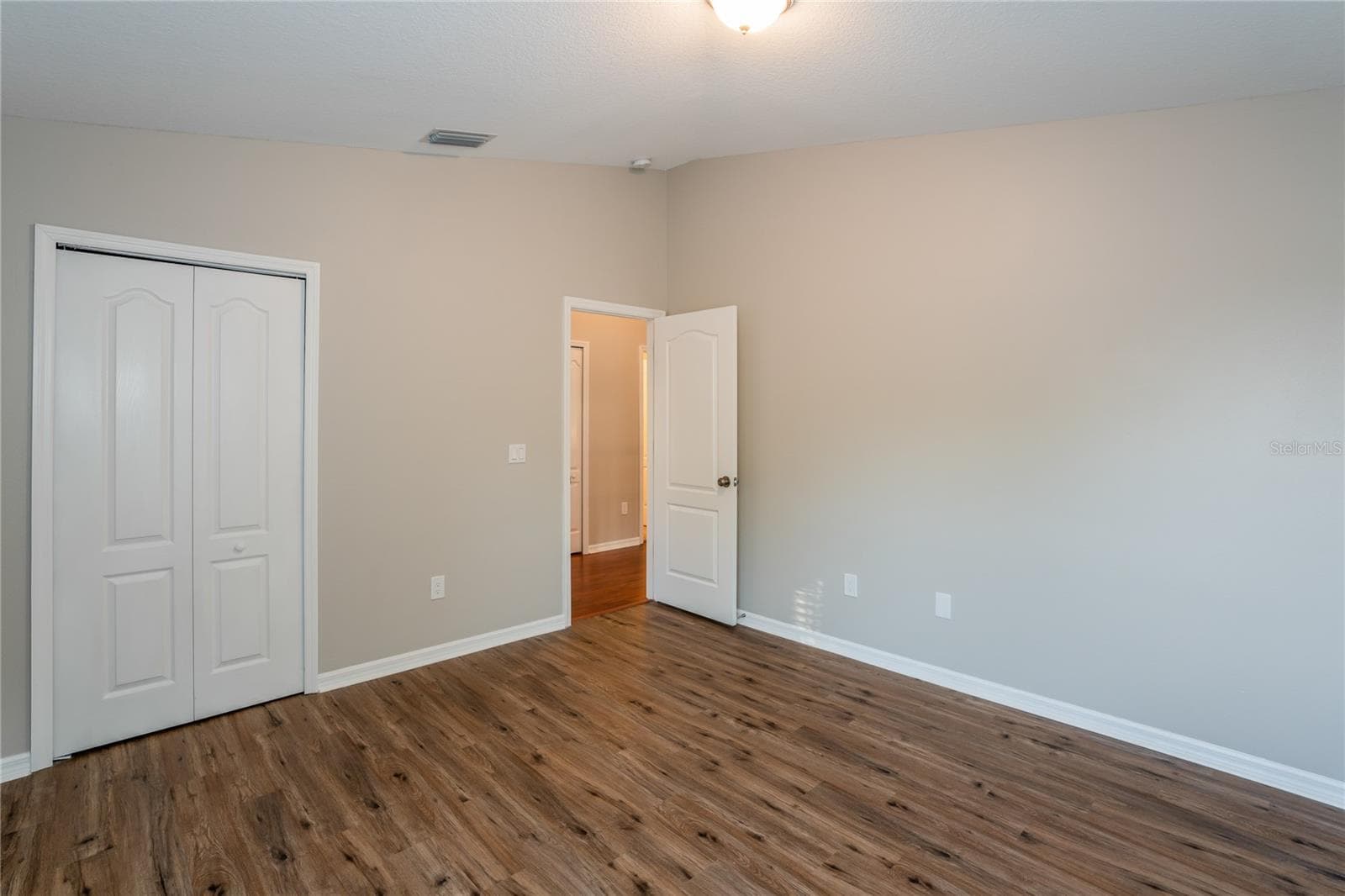 Single Family Residence at 1011 LAKE SHORE RANCH DR, SEFFNER, photo 9 of 15