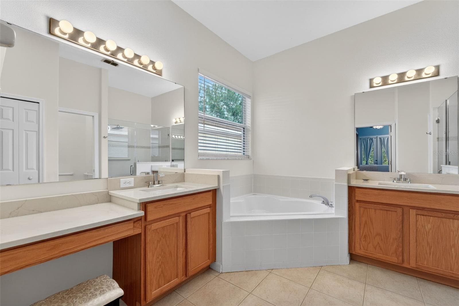 Single Family Residence at 111 FLAME VINE WAY, GROVELAND, photo 15 of 30