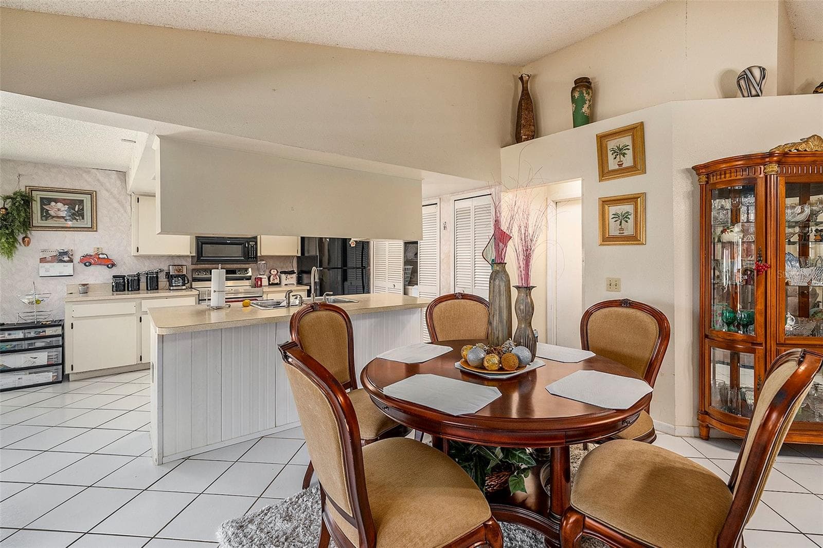 Single Family Residence at 1606 DUSTY ROSE LN, BRANDON, photo 10 of 29