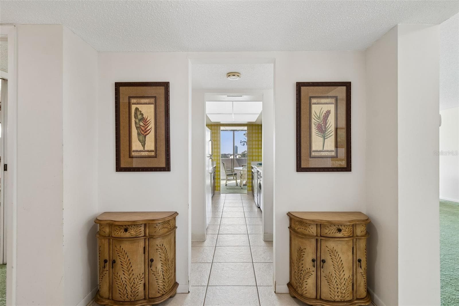 To Kitchen - 80 ROGERS ST #6C, CLEARWATER