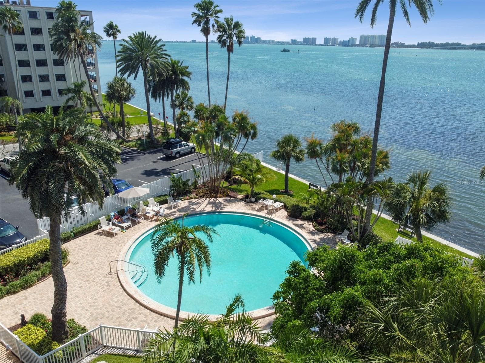 Backyard - 80 ROGERS ST #6C, CLEARWATER