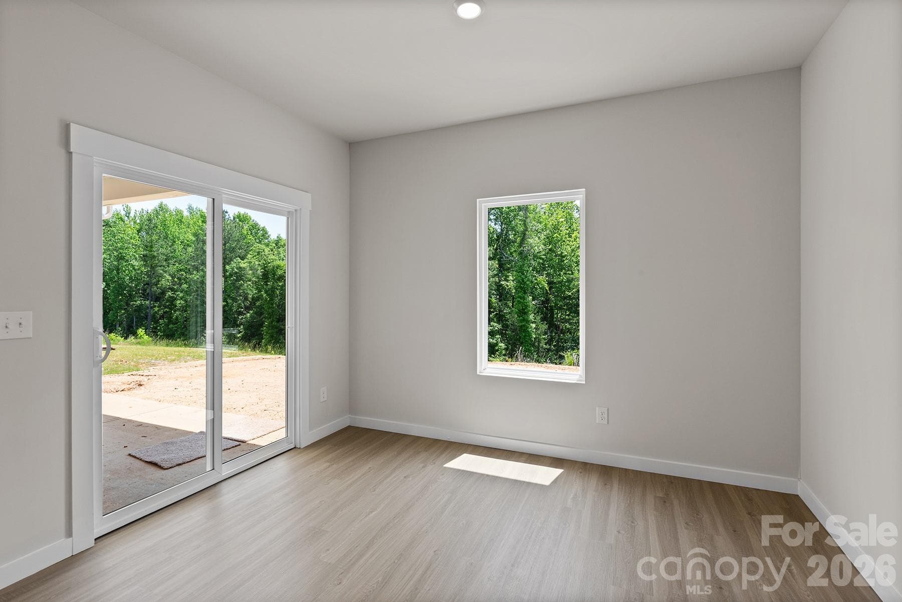 Single Family Residence at 3435 Robindale Drive, Winston Salem, photo 9 of 17