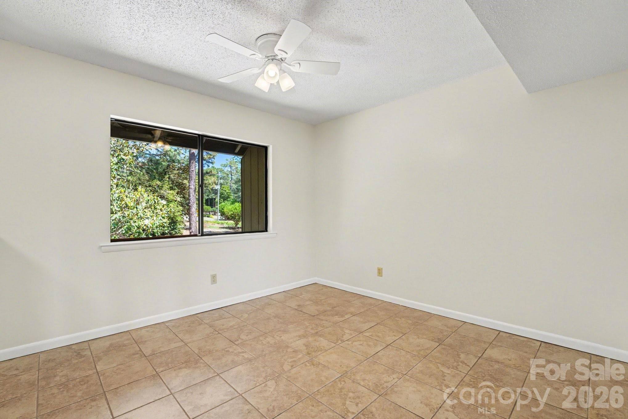 Dining - 250 Sugar Gum Lane, Pinehurst
