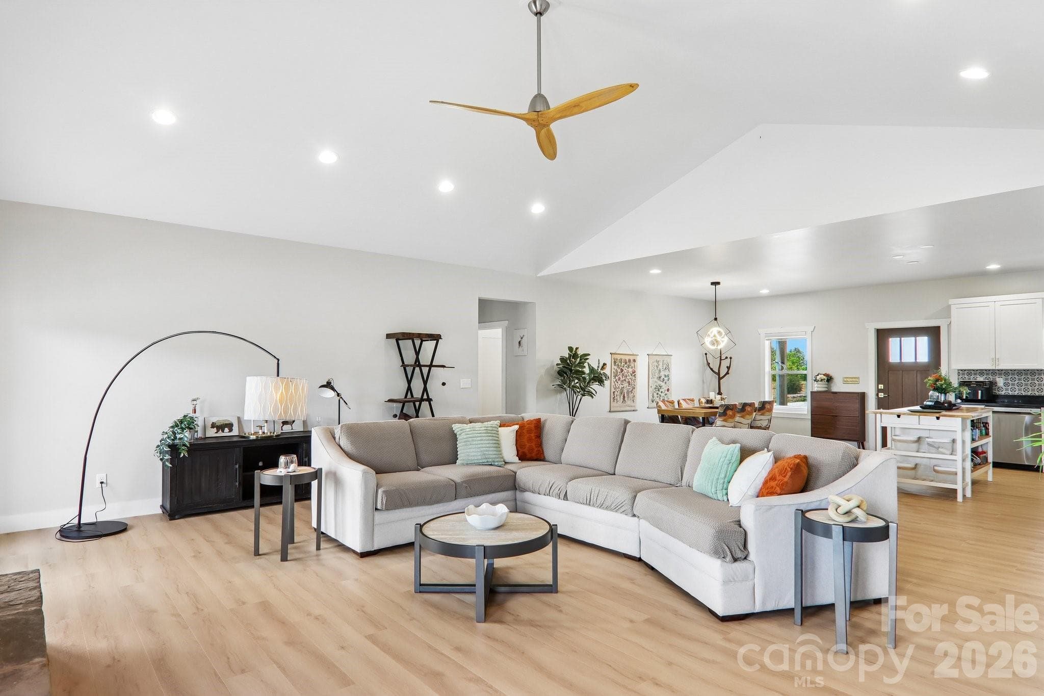 Single Family Residence at Hendersonville, photo 6 of 30