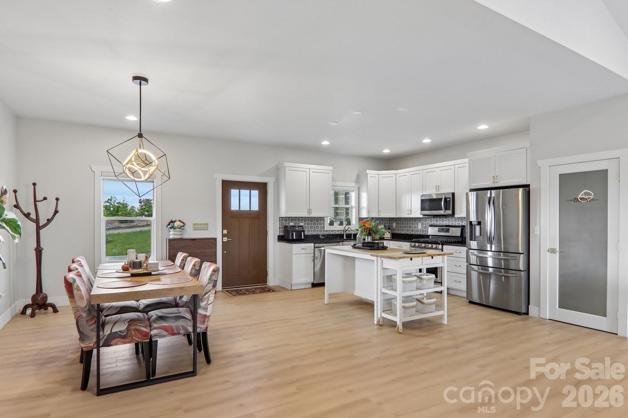 Single Family Residence at Hendersonville, photo 9 of 30