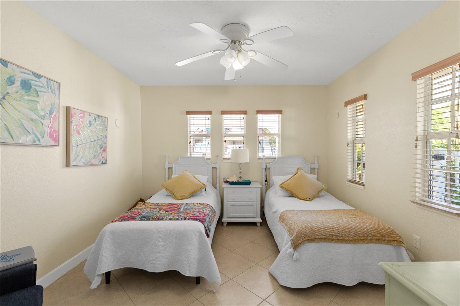 twin mechanical beds new w/remote - 7860 HOLIDAY DR, SARASOTA