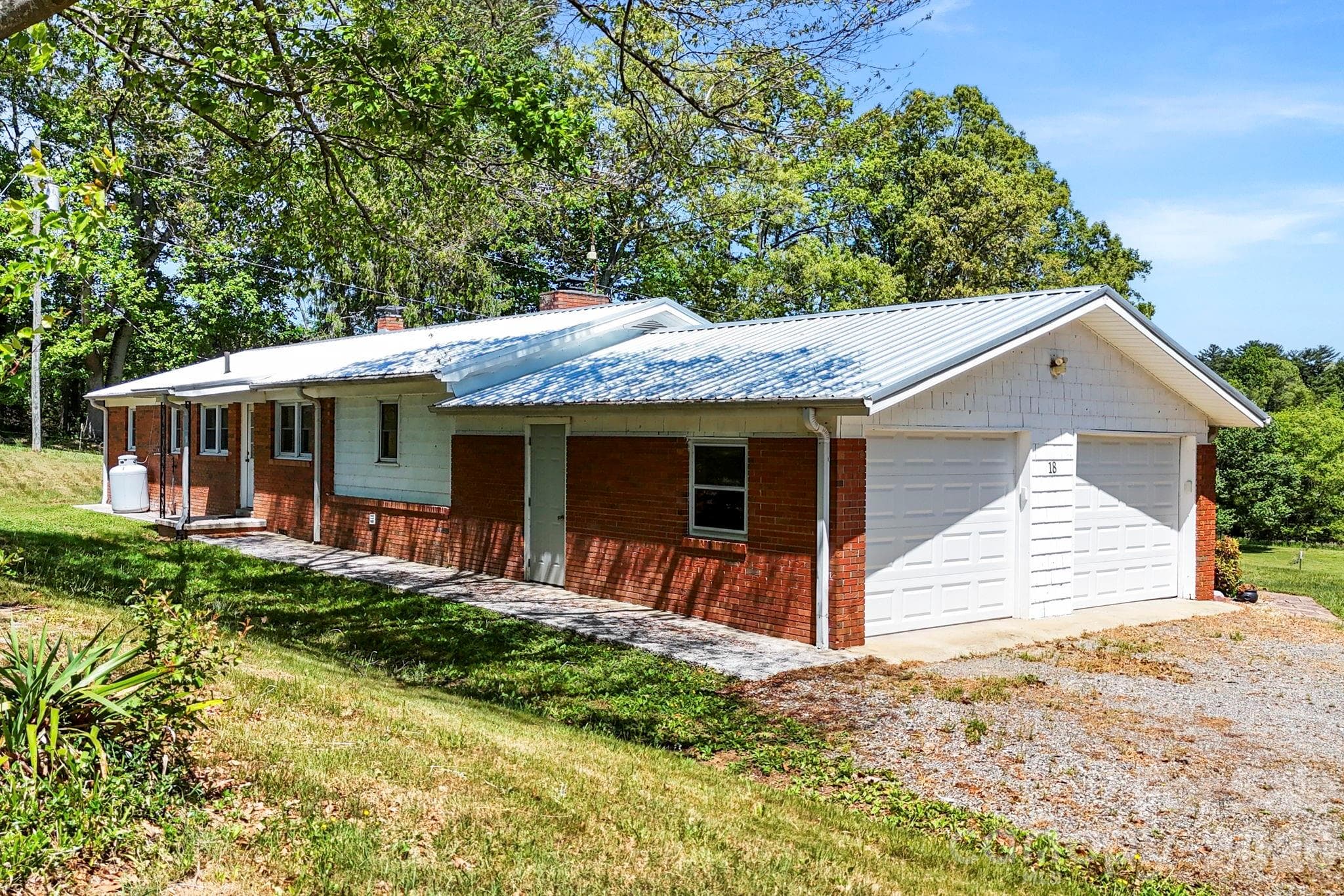 Single Family Residence at 18 Hilda Lane, Mills River, photo 5 of 37