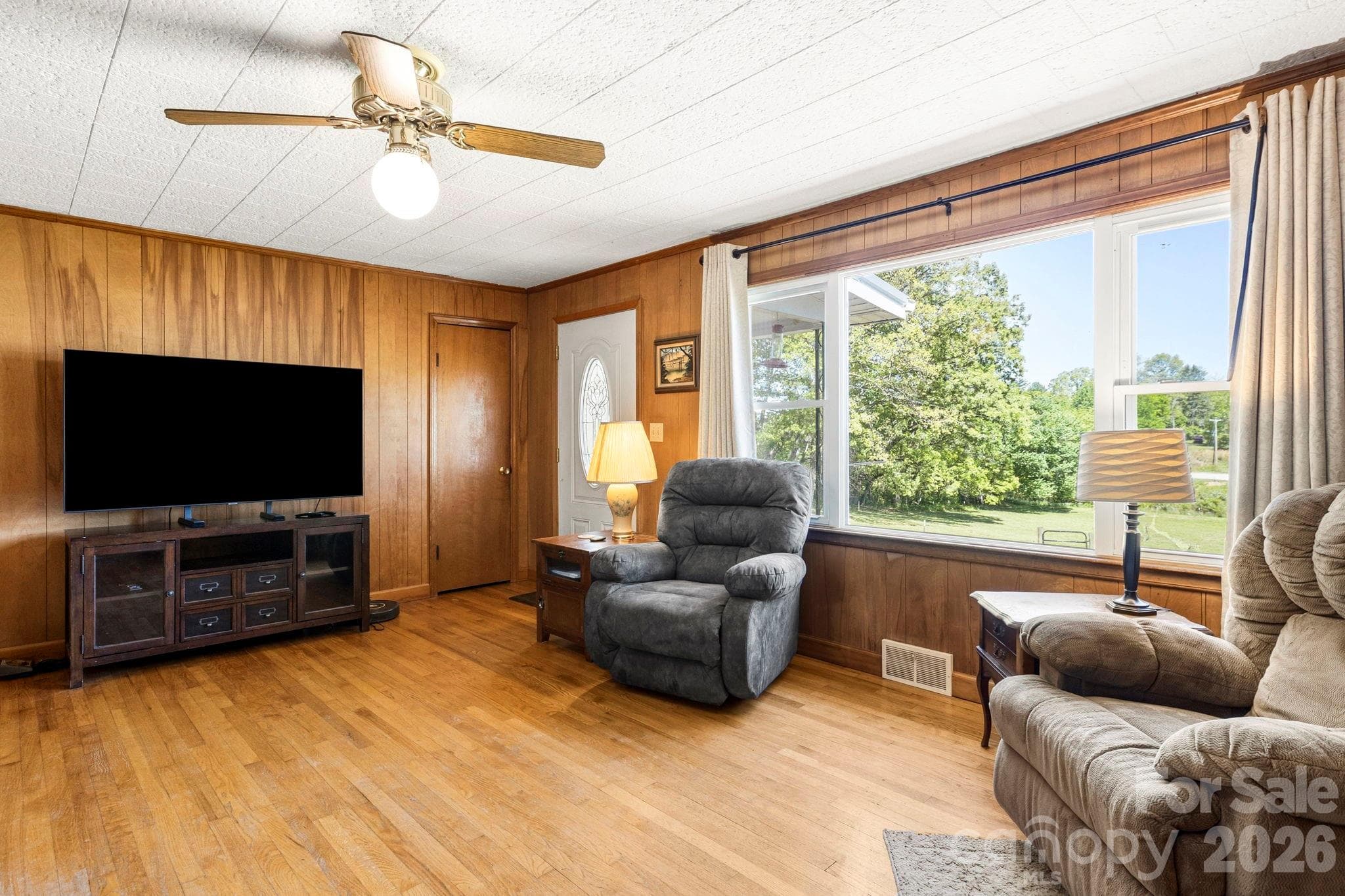 Single Family Residence at 18 Hilda Lane, Mills River, photo 9 of 37