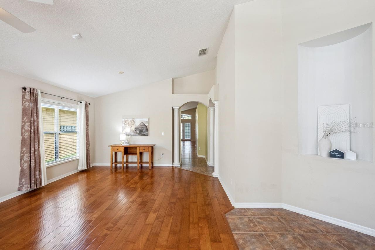 Single Family Residence at 5345 LOS PALMA VISTA DR, ORLANDO, photo 3 of 20