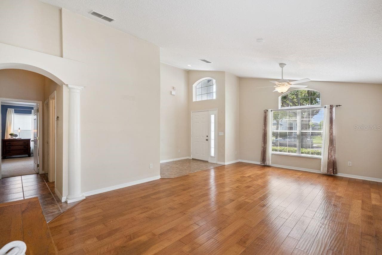 Single Family Residence at 5345 LOS PALMA VISTA DR, ORLANDO, photo 5 of 20