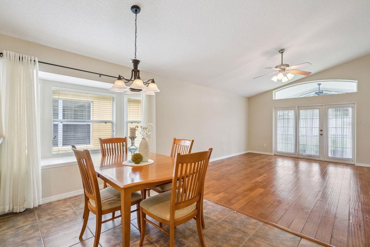 Single Family Residence at 5345 LOS PALMA VISTA DR, ORLANDO, photo 8 of 20