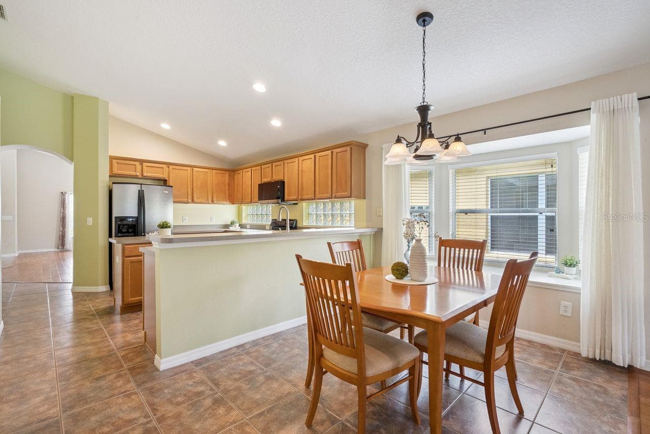 Single Family Residence at 5345 LOS PALMA VISTA DR, ORLANDO, photo 9 of 20