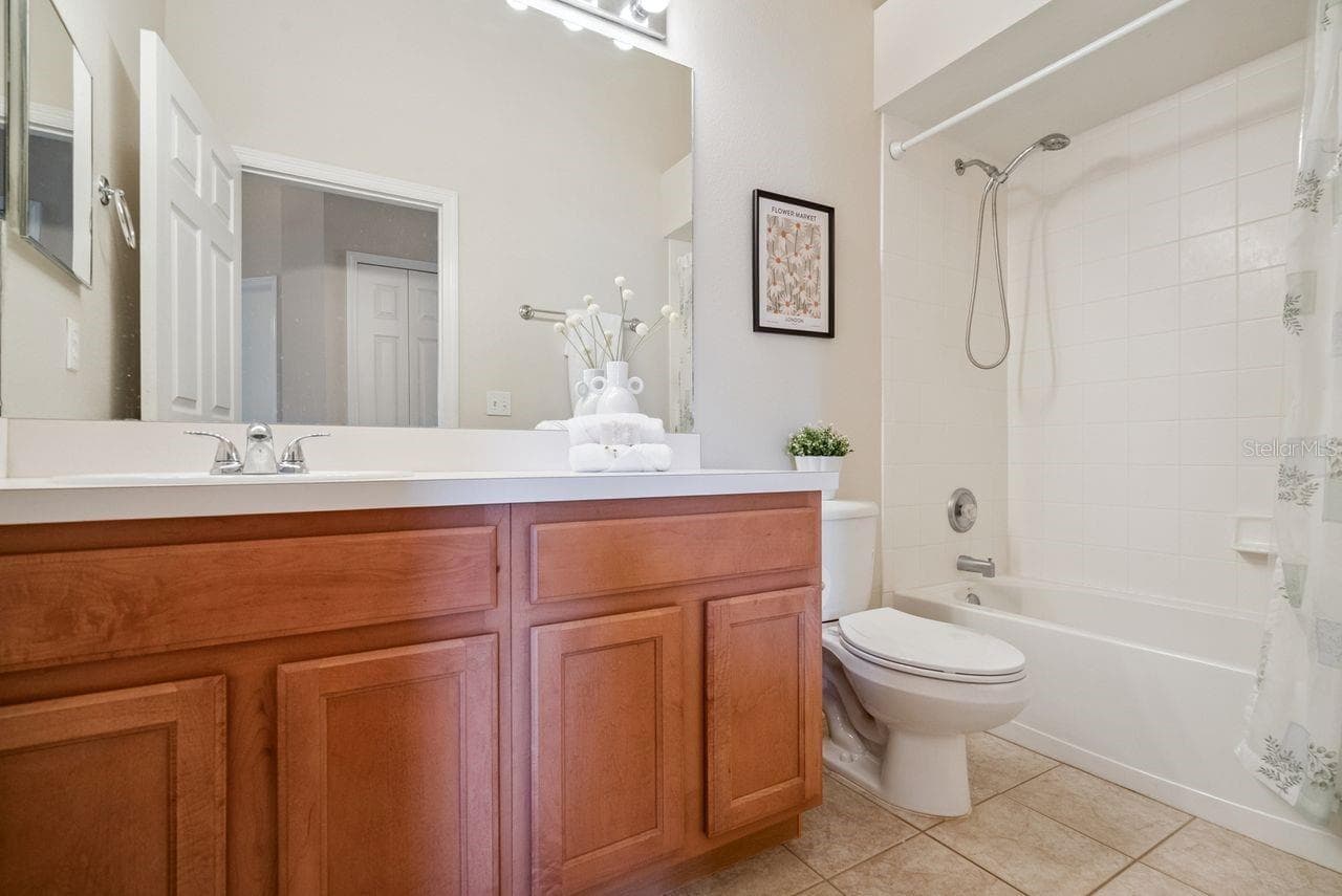 Single Family Residence at 5345 LOS PALMA VISTA DR, ORLANDO, photo 14 of 20