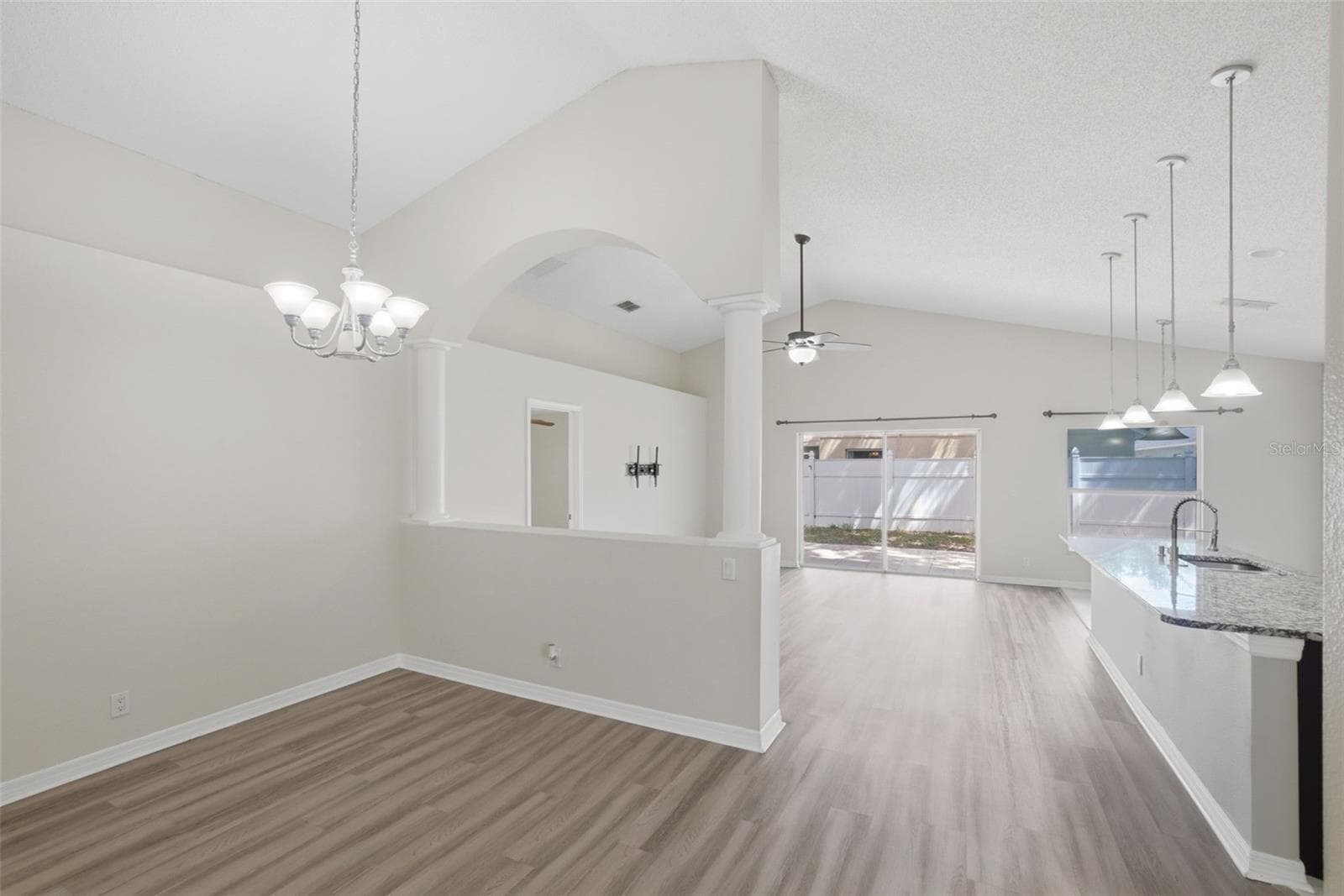 Single Family Residence at 553 MAIDENHAIR CT, ORANGE CITY, photo 10 of 35