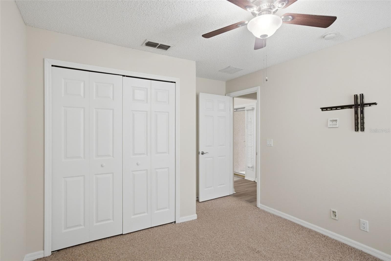 Single Family Residence at 553 MAIDENHAIR CT, ORANGE CITY, photo 14 of 35
