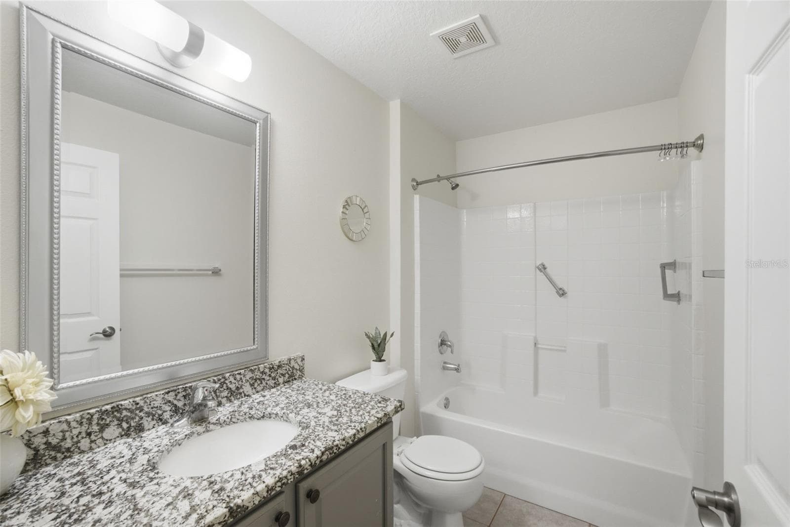 Single Family Residence at 553 MAIDENHAIR CT, ORANGE CITY, photo 16 of 35