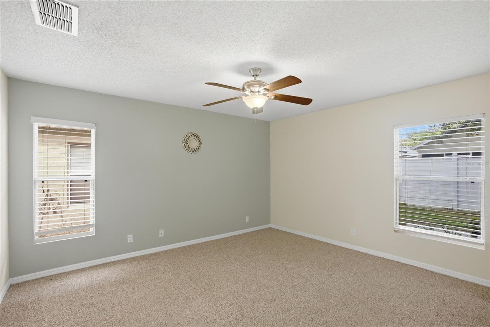 Single Family Residence at 553 MAIDENHAIR CT, ORANGE CITY, photo 17 of 35