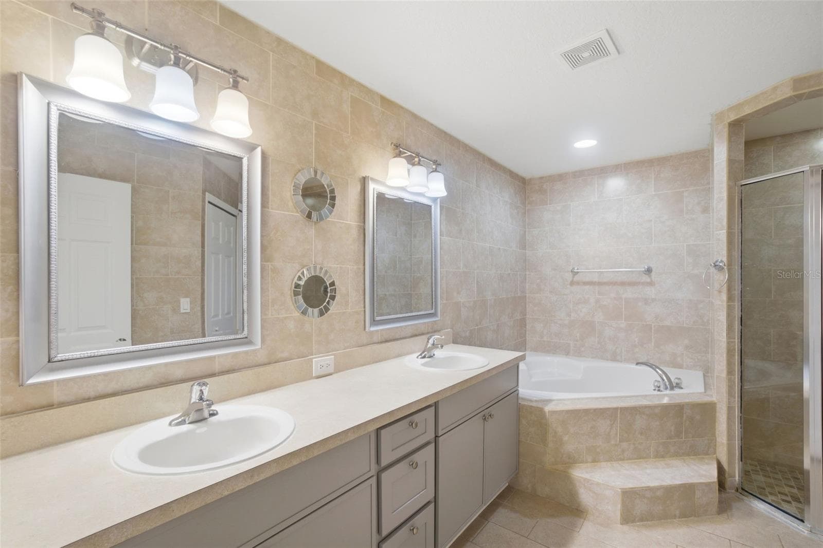 Single Family Residence at 553 MAIDENHAIR CT, ORANGE CITY, photo 21 of 35
