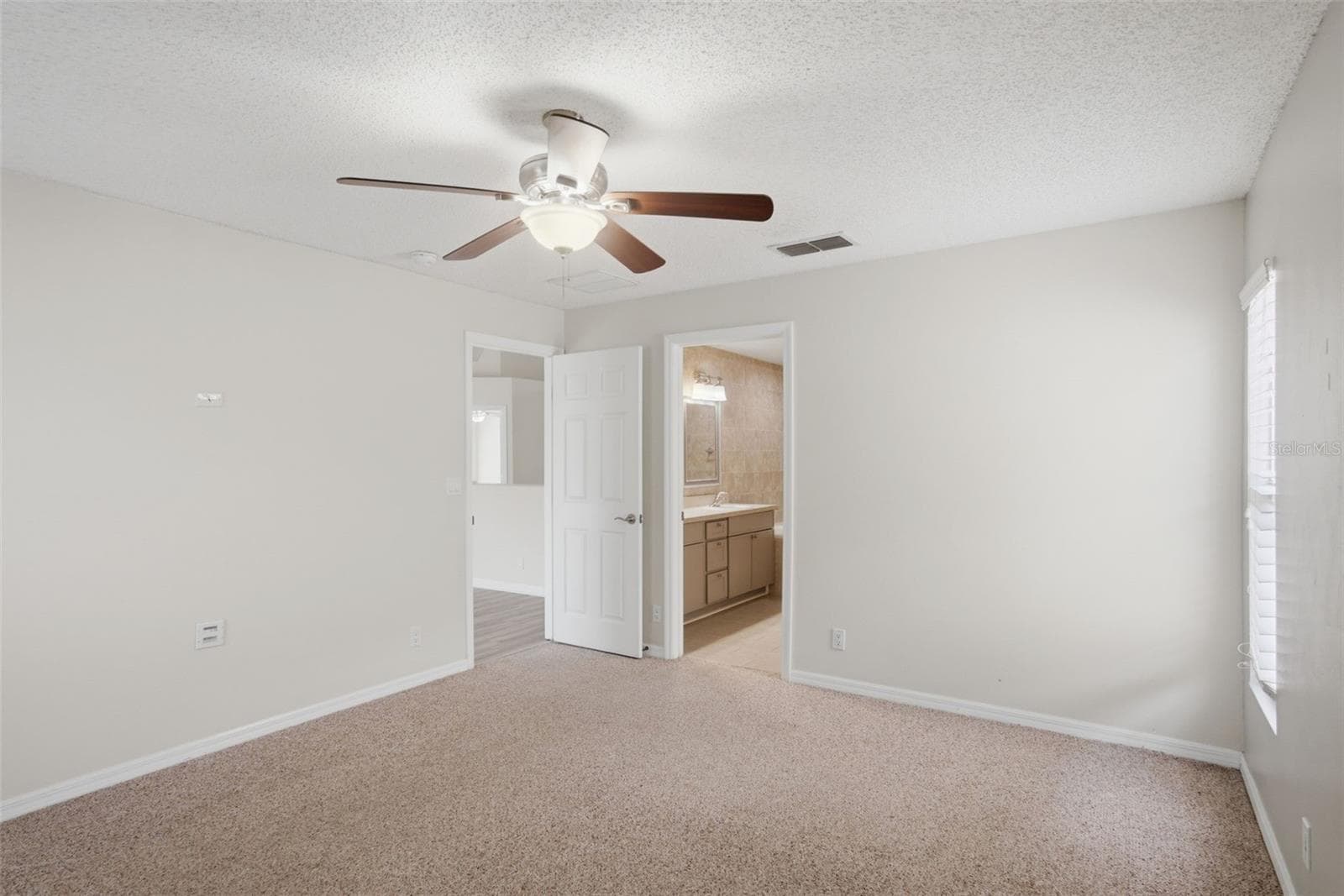 Single Family Residence at 553 MAIDENHAIR CT, ORANGE CITY, photo 22 of 35