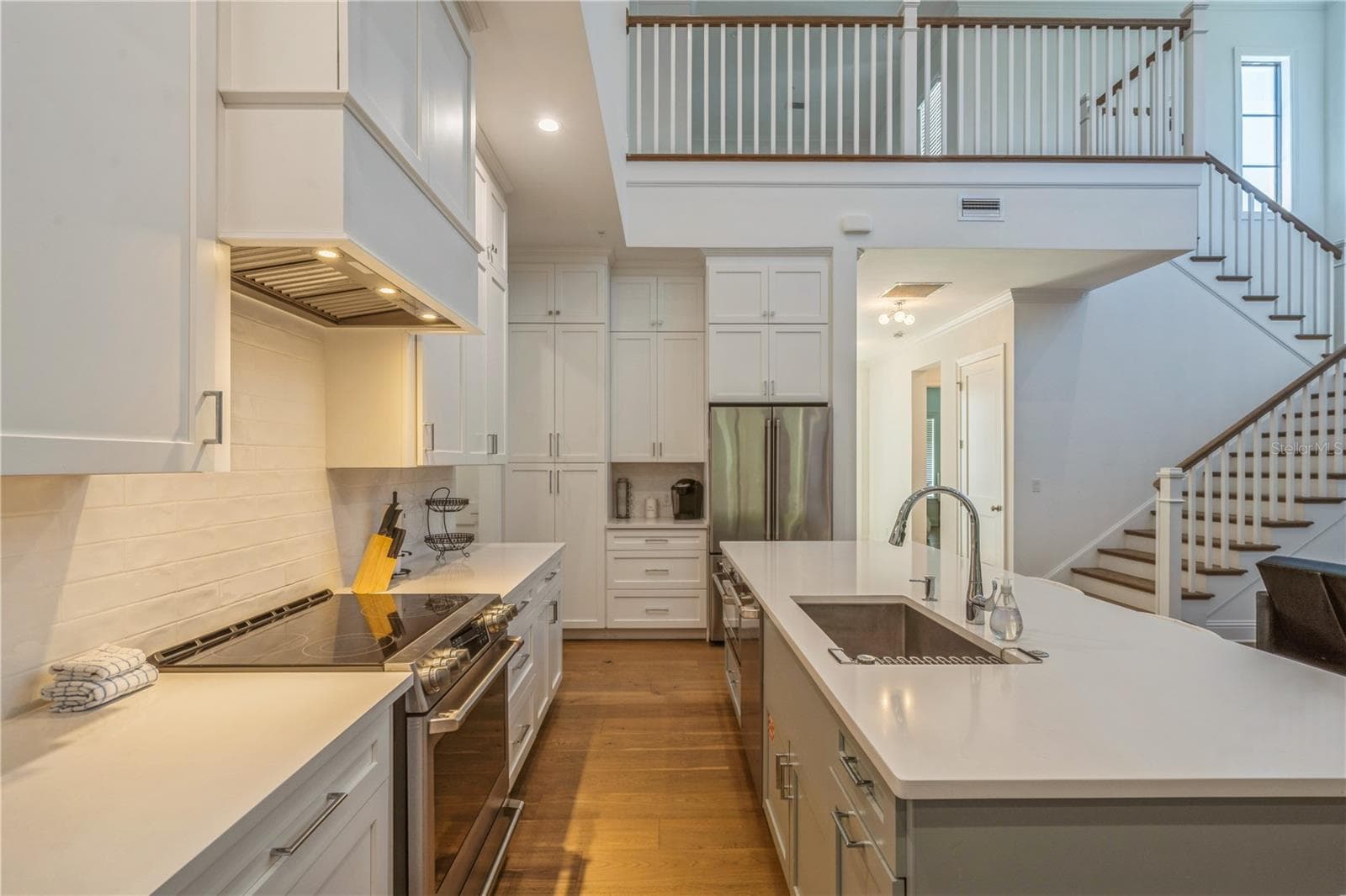 Single Family Residence at 132 OCEAN ESTATES DR, HUTCHINSON ISLAND, photo 15 of 36