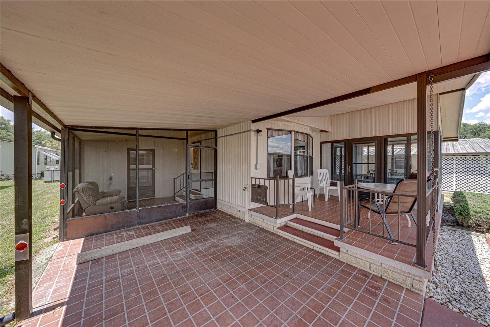 Manufactured Home at 3201 HIDDEN LAKE DR, WESLEY CHAPEL, photo 8 of 58