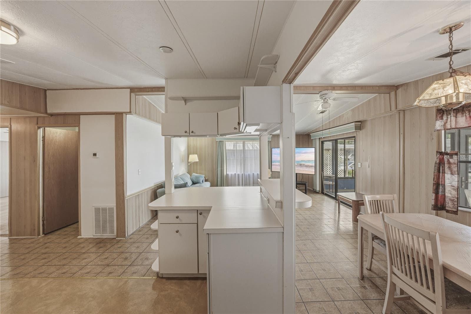 Manufactured Home at 3201 HIDDEN LAKE DR, WESLEY CHAPEL, photo 23 of 58