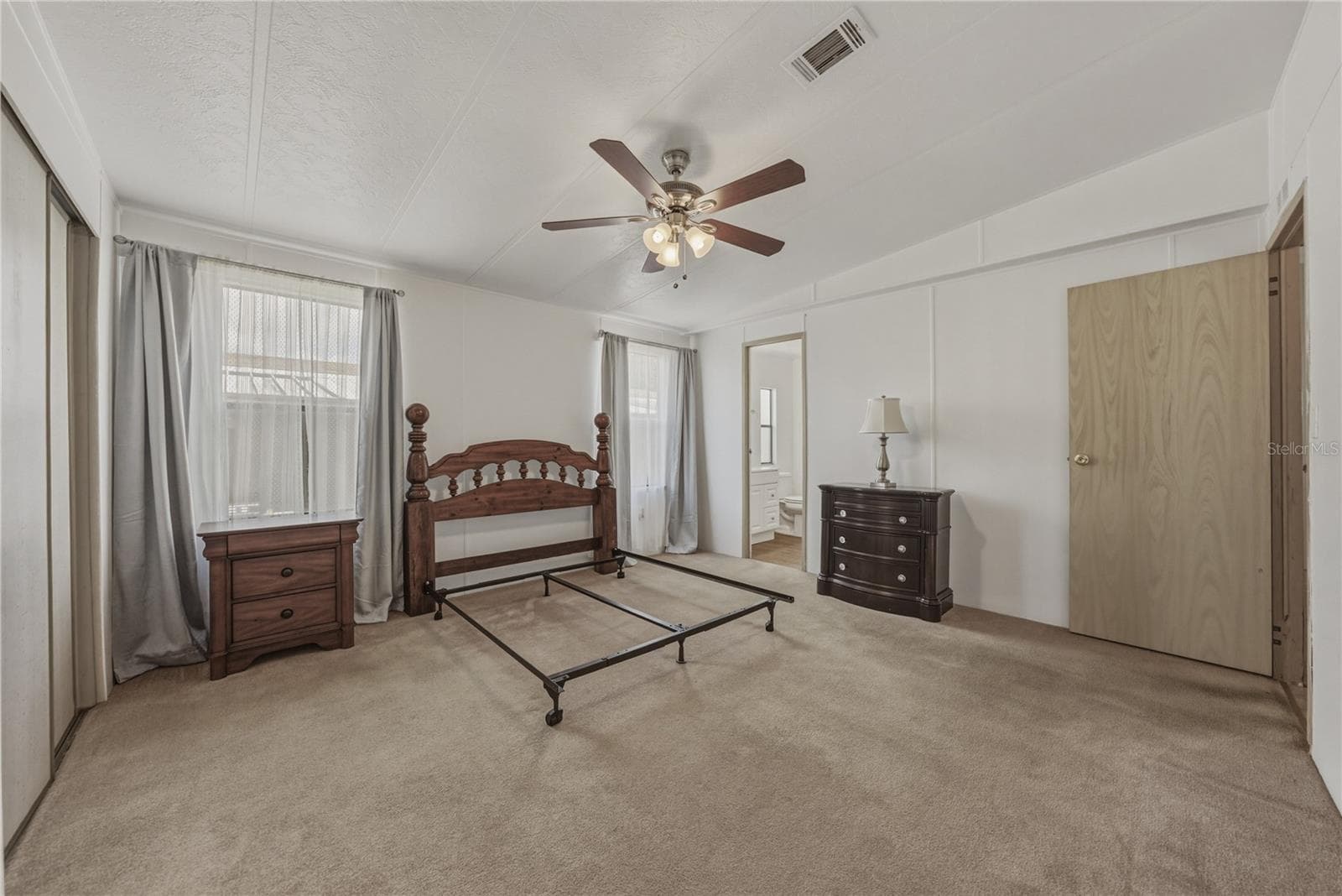Manufactured Home at 3201 HIDDEN LAKE DR, WESLEY CHAPEL, photo 32 of 58