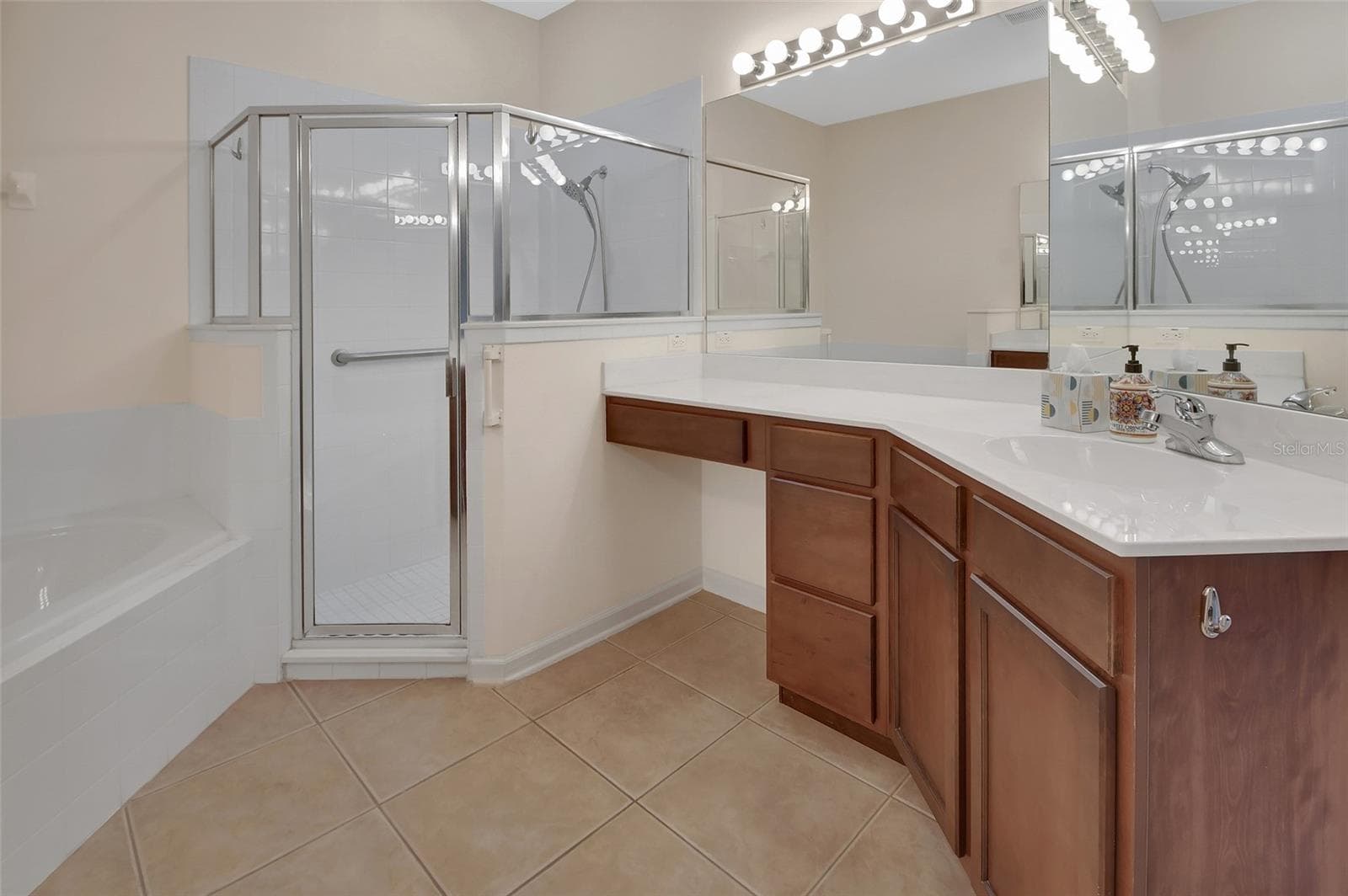 primary bathroom - 525 HERON POINT WAY, DELAND
