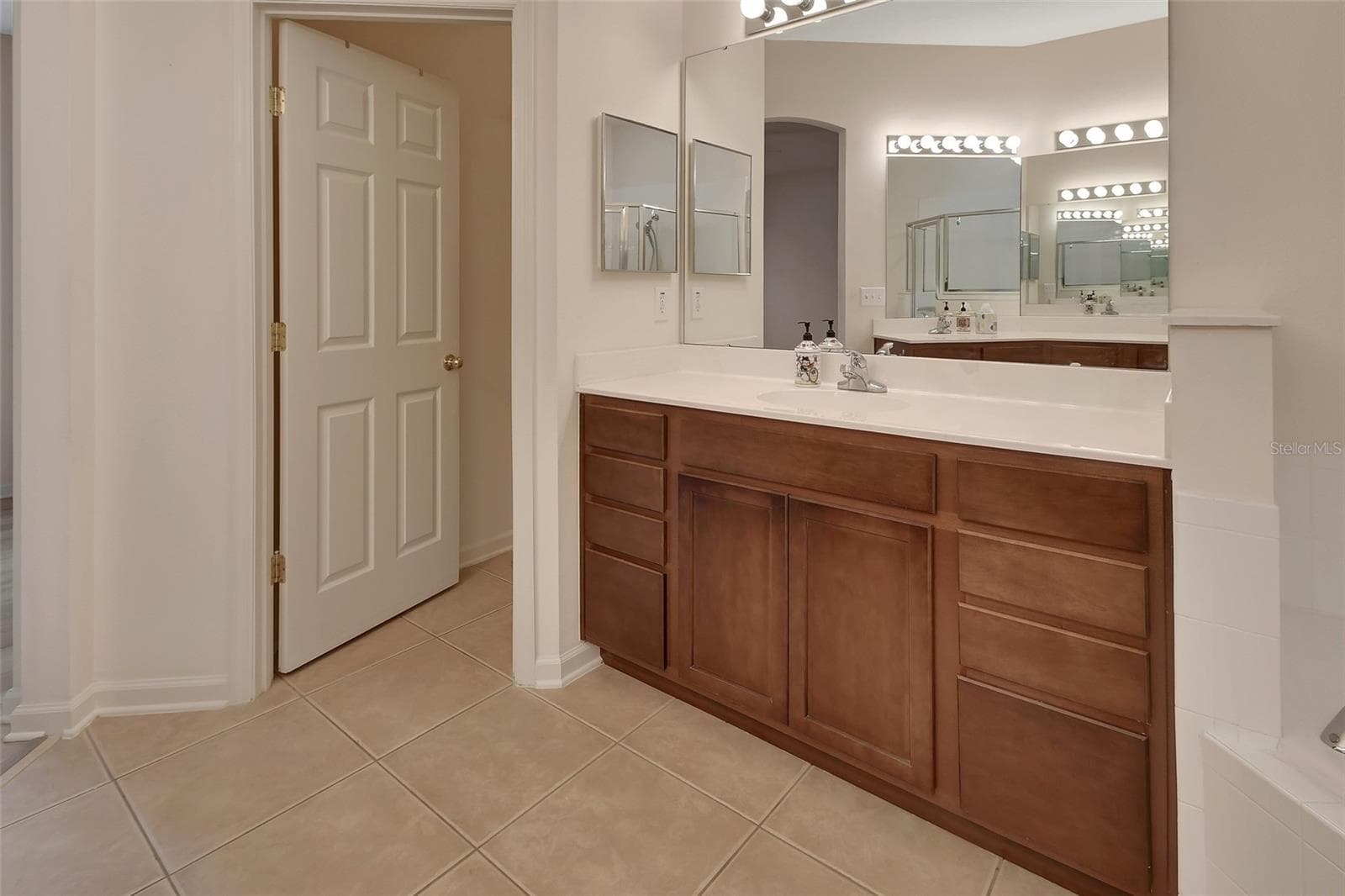 primary bathroom - 525 HERON POINT WAY, DELAND