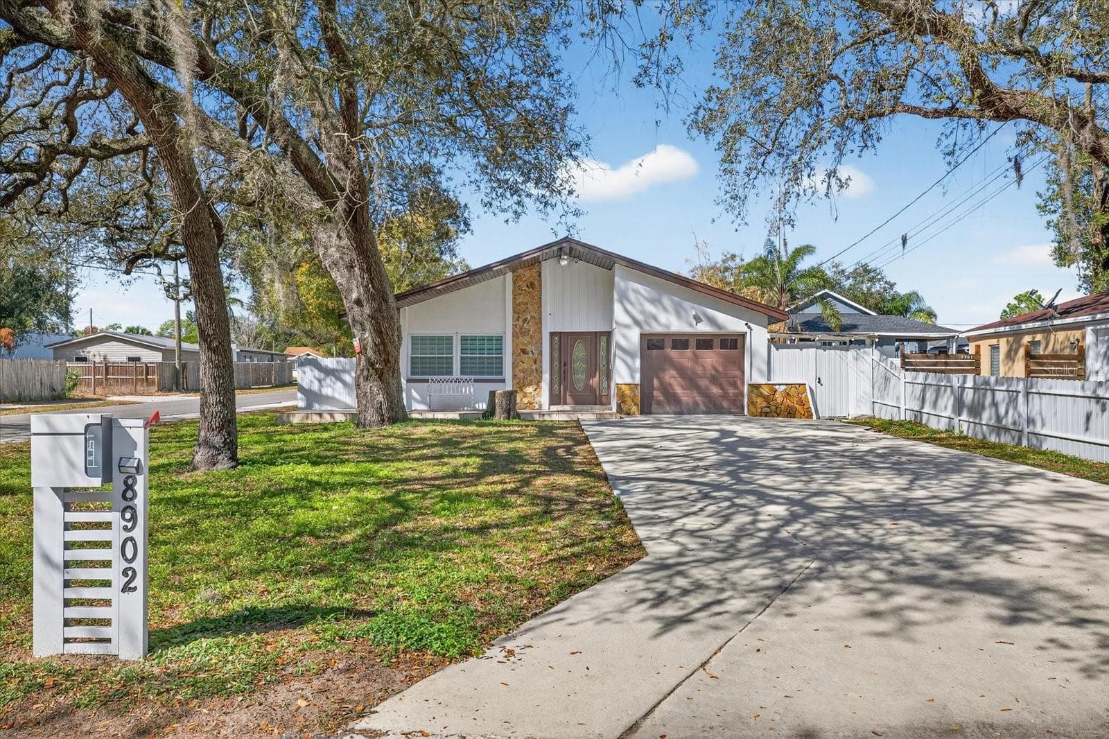 Single Family Residence at 8902 N HAMNER AVE, TAMPA, photo 3 of 46