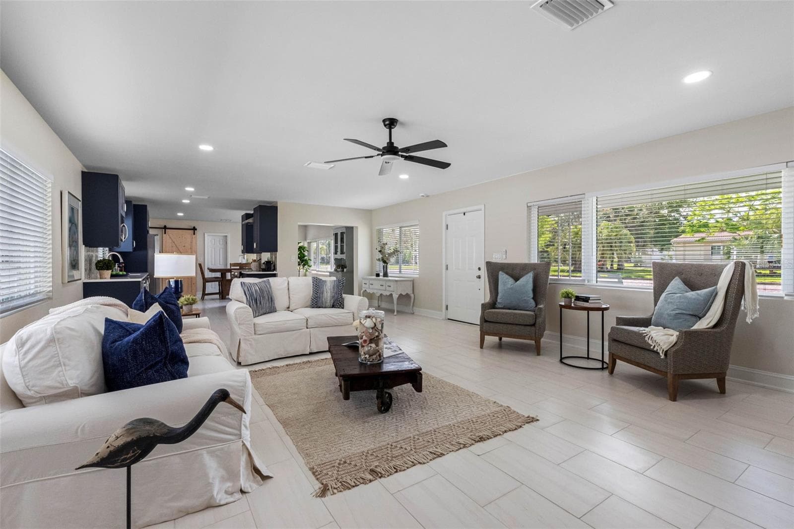 Light and Bright - 1794 SANTA BARBARA DR, DUNEDIN