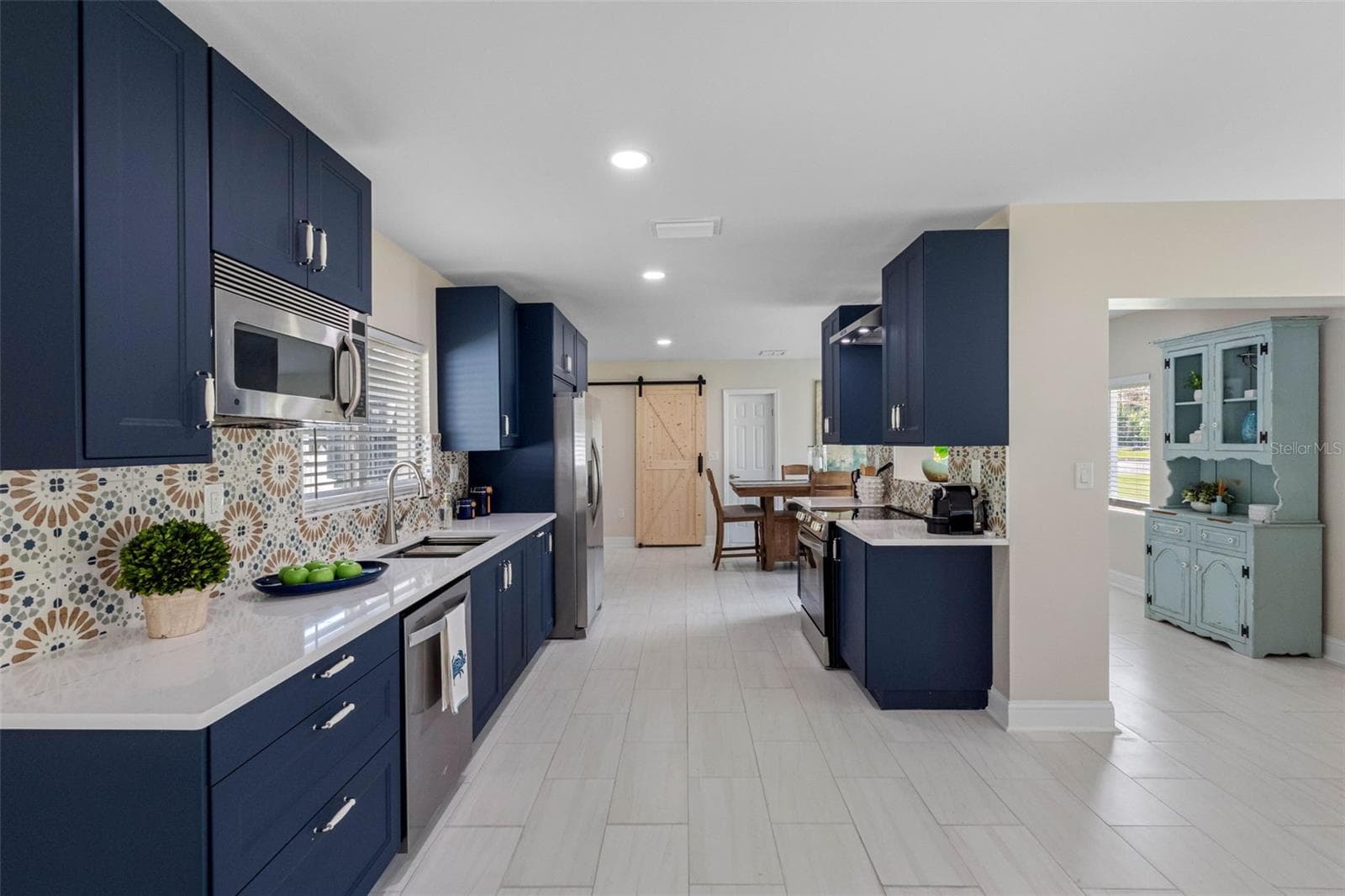 Updated kitchen - 1794 SANTA BARBARA DR, DUNEDIN