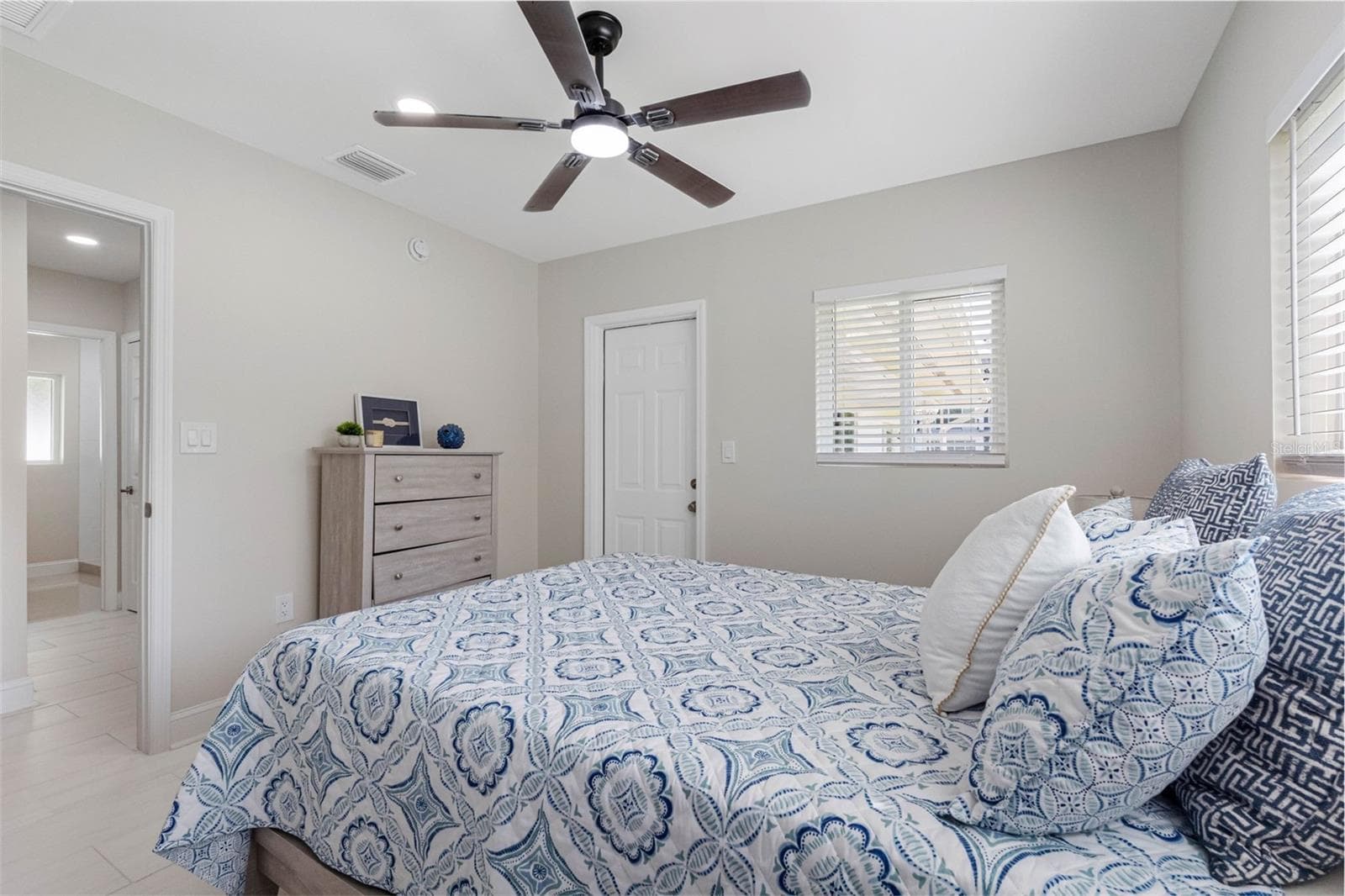 3rd bedroom with door access to front of the home - 1794 SANTA BARBARA DR, DUNEDIN