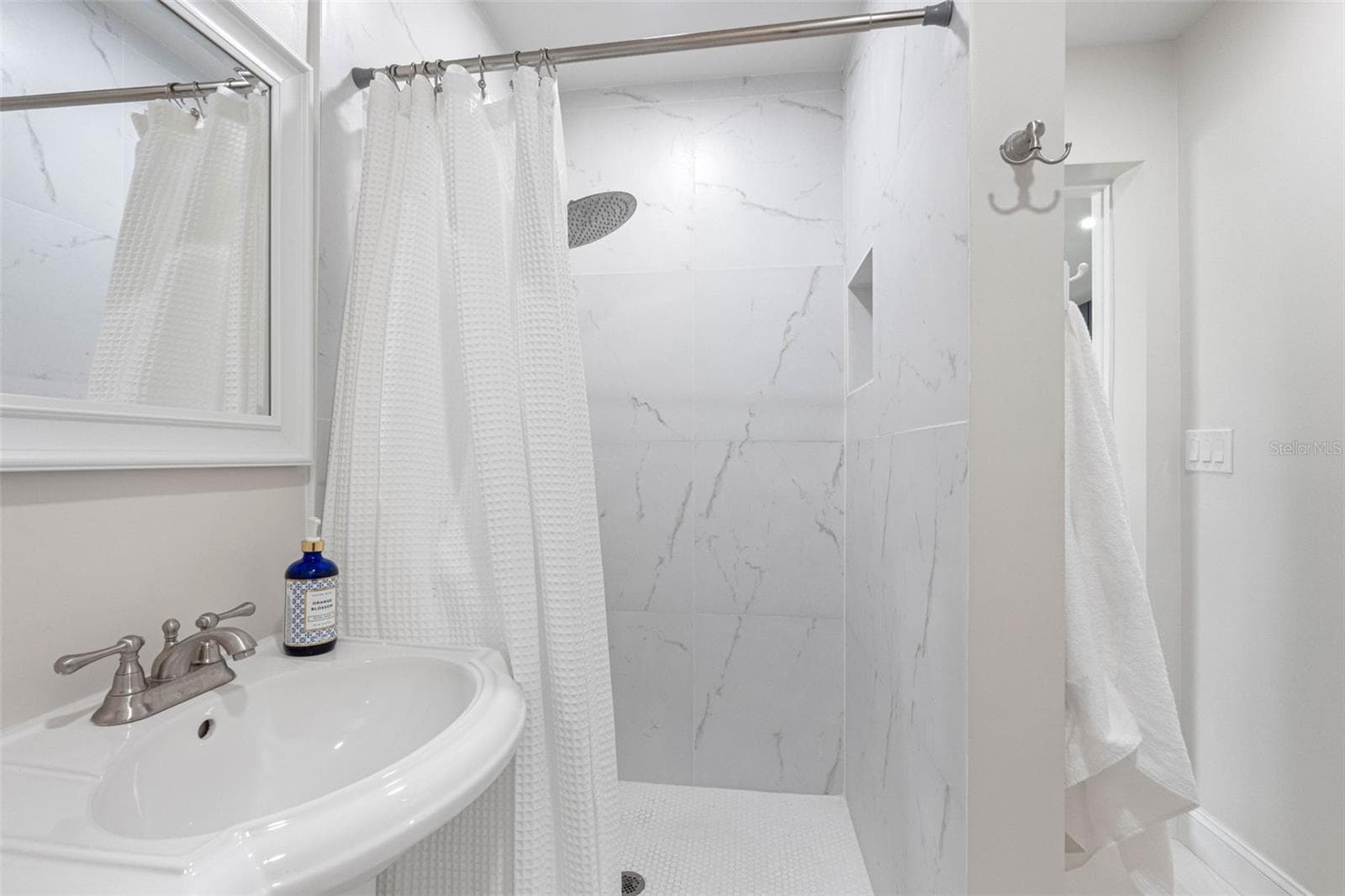2nd main bath - 1794 SANTA BARBARA DR, DUNEDIN