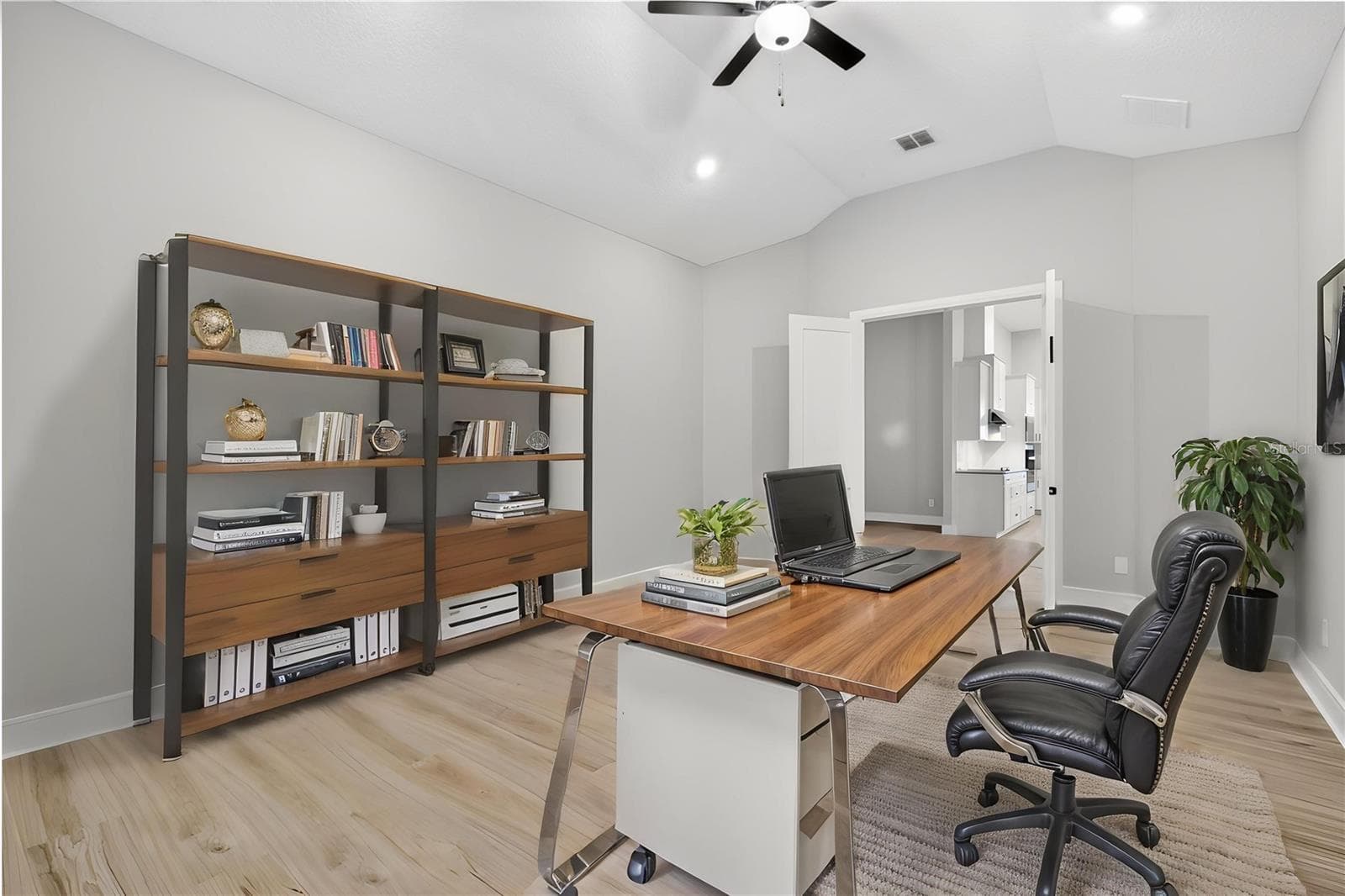 Virtual staging - 3836 SADDLE HILL TRL, FRUITLAND PARK