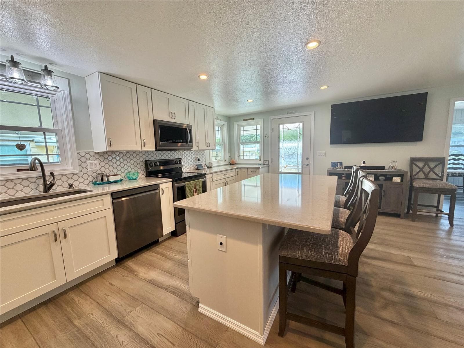 Mobile Home at 121 TAMARISK WAY, LEESBURG, photo 10 of 60