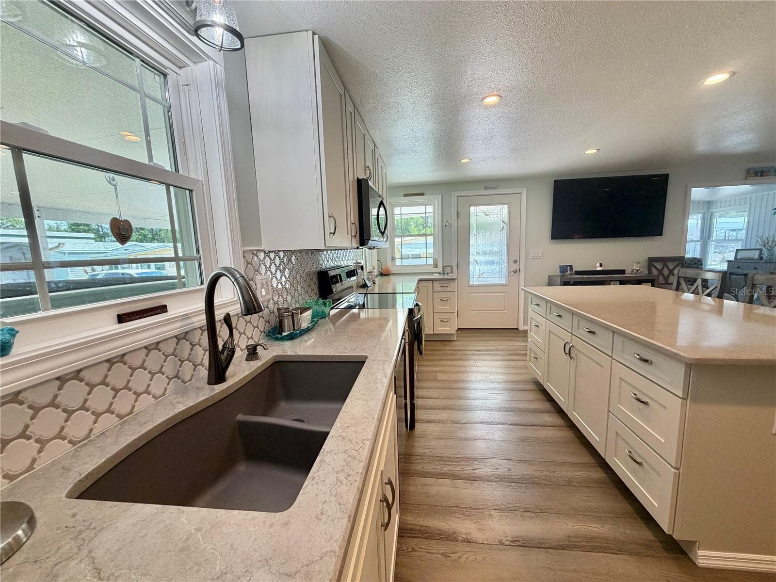 Mobile Home at 121 TAMARISK WAY, LEESBURG, photo 13 of 60