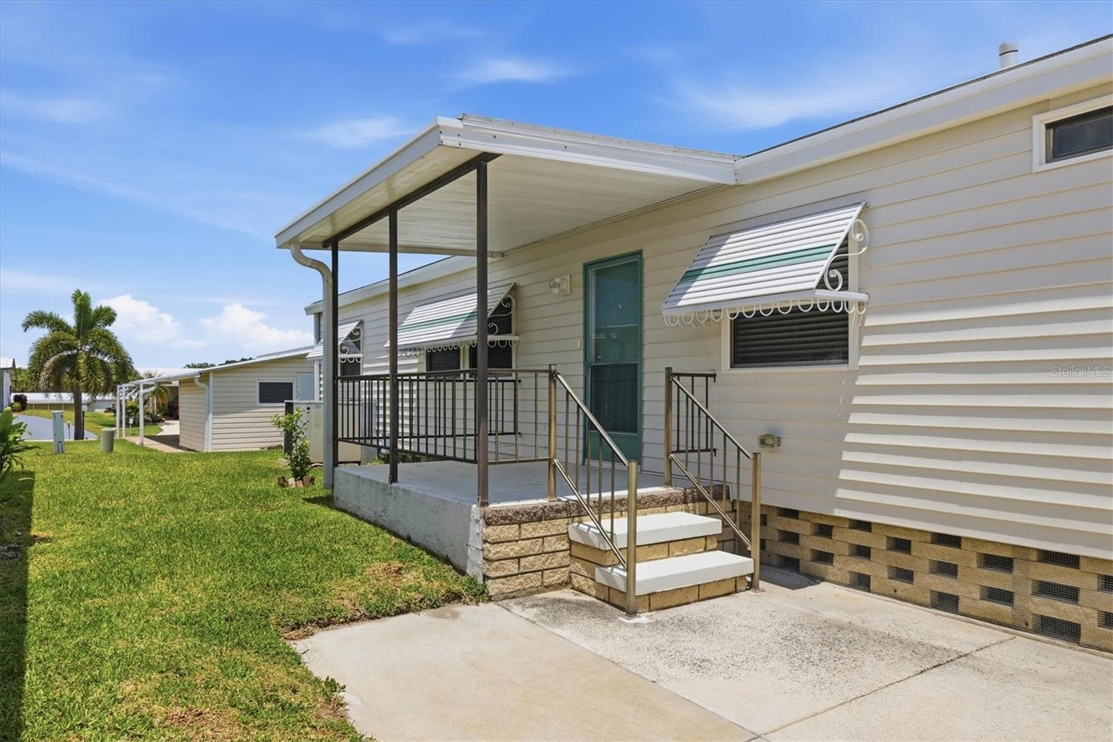 Open Front Porch - 4308 13TH ST E, ELLENTON