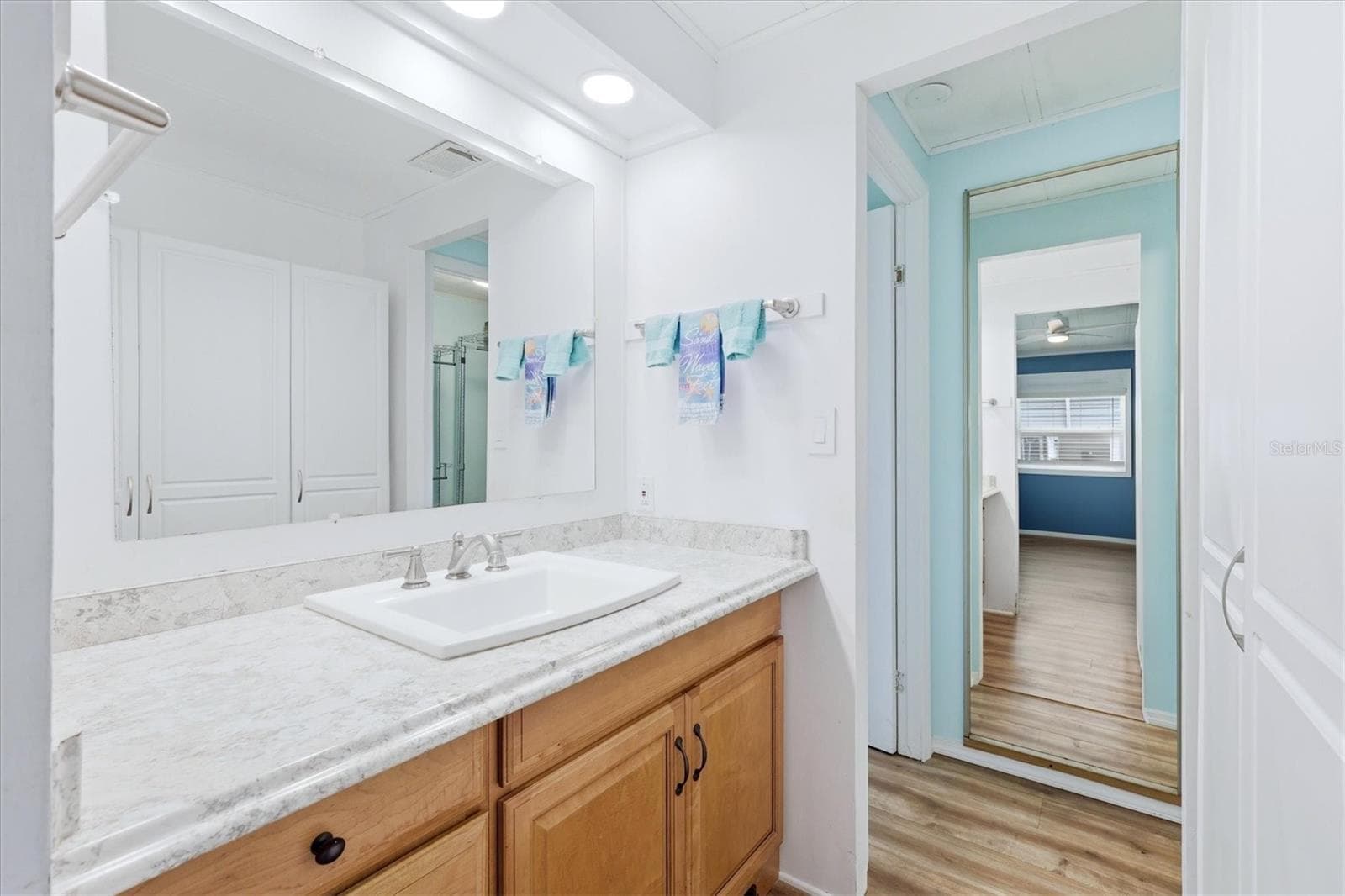 Primary en-suite bathroom - 4308 13TH ST E, ELLENTON
