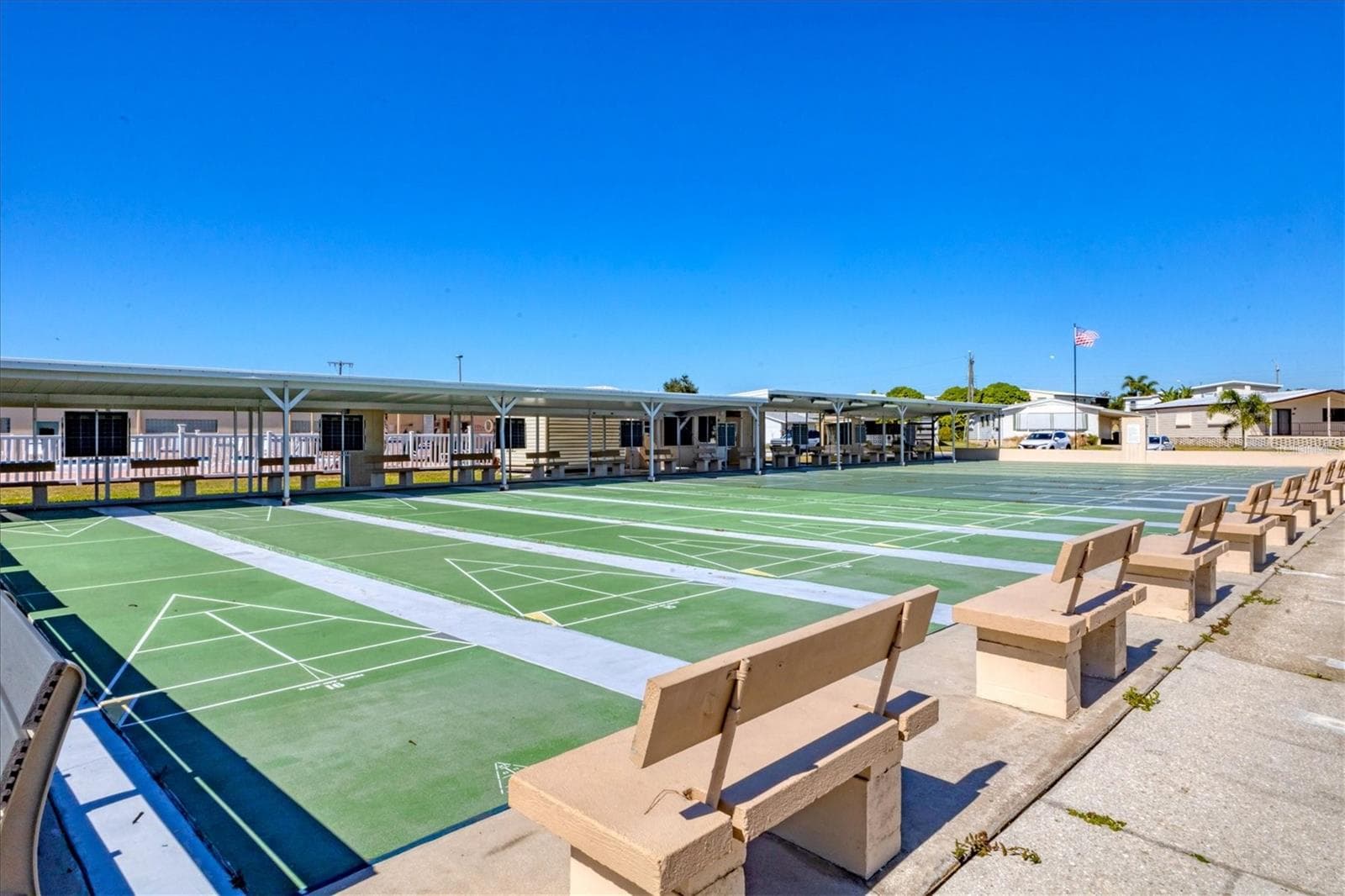 Shuffleboard Court - 4308 13TH ST E, ELLENTON