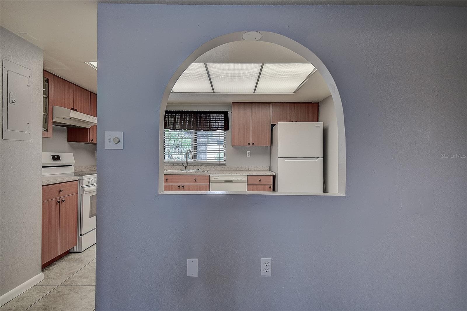 Condominium at 860 S VILLAGE DR N #106, ST PETERSBURG, photo 8 of 47
