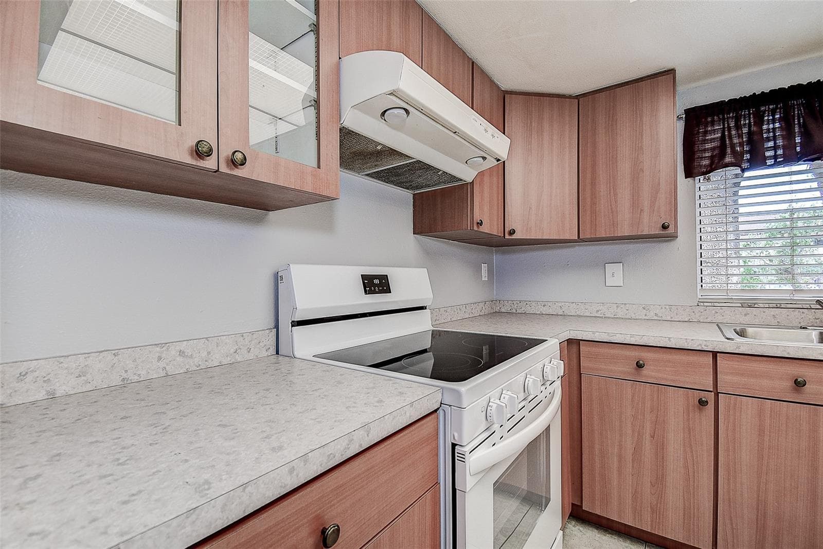 Condominium at 860 S VILLAGE DR N #106, ST PETERSBURG, photo 10 of 47