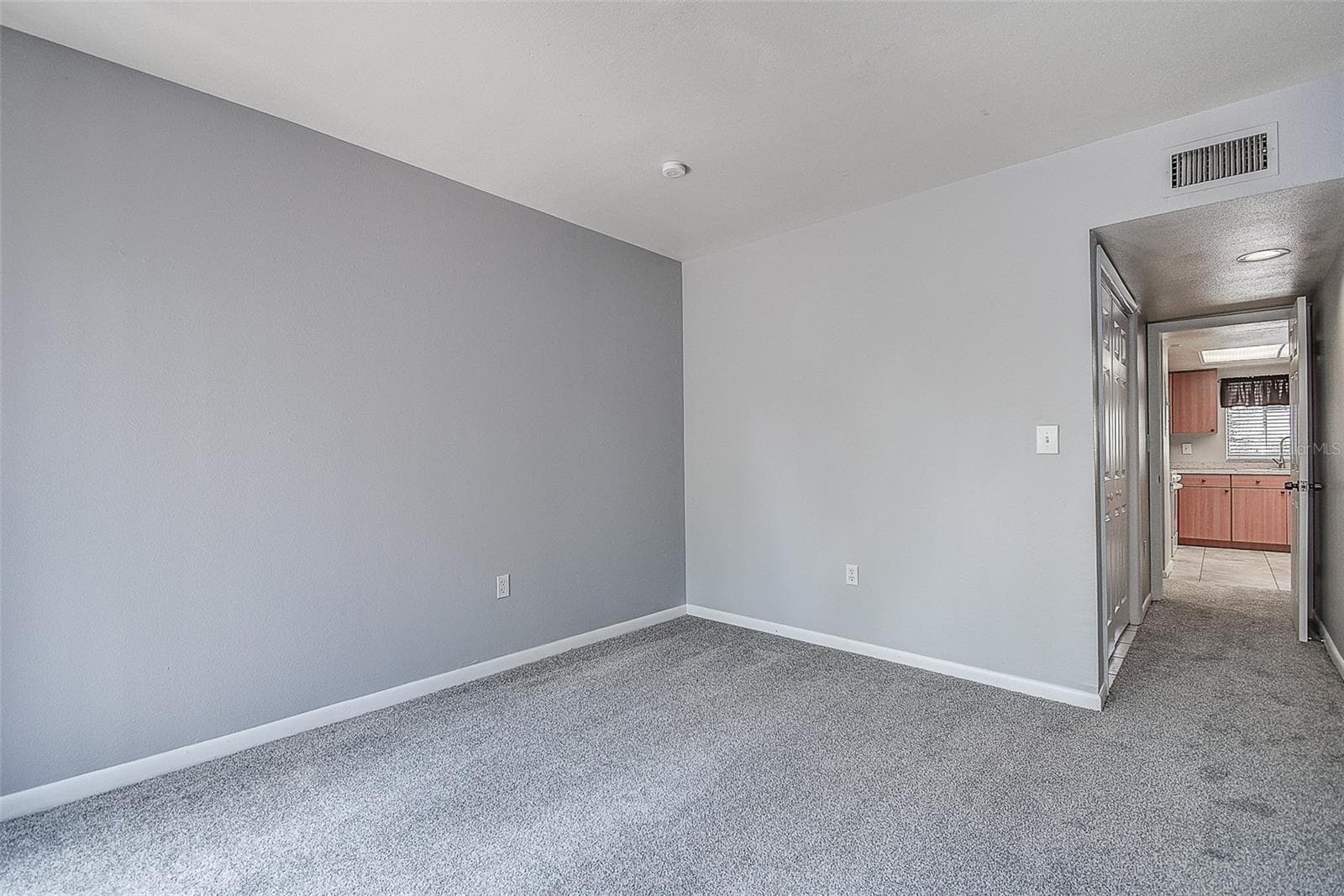 Condominium at 860 S VILLAGE DR N #106, ST PETERSBURG, photo 14 of 47