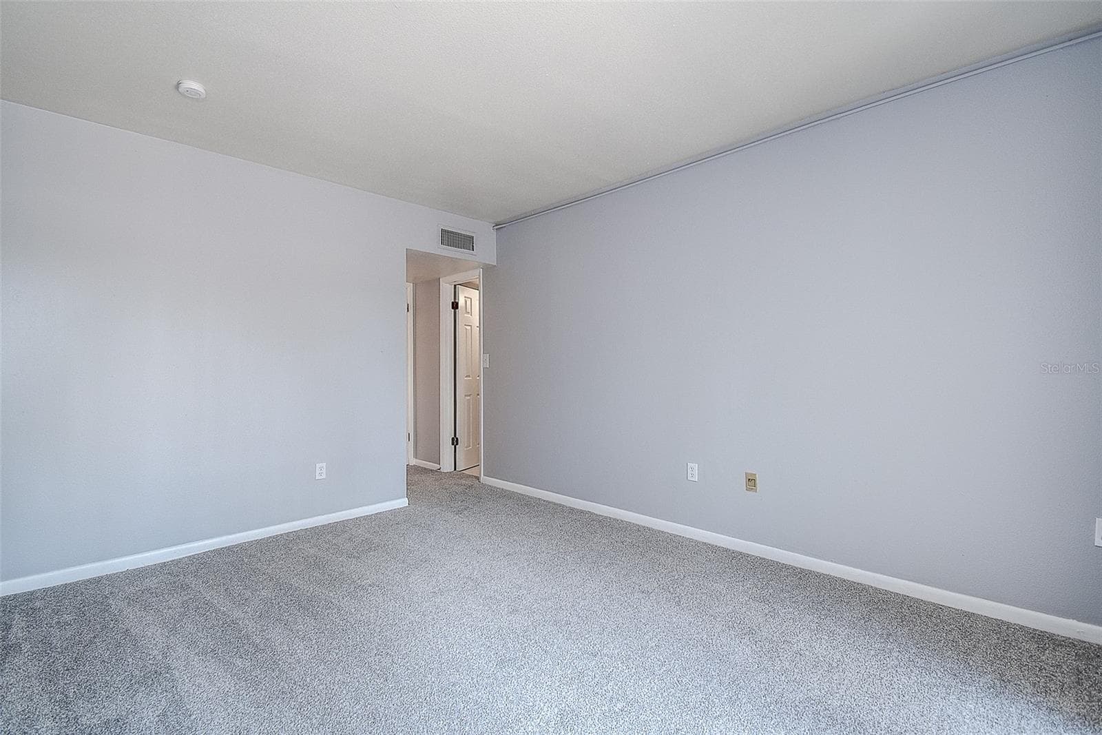 Condominium at 860 S VILLAGE DR N #106, ST PETERSBURG, photo 22 of 47