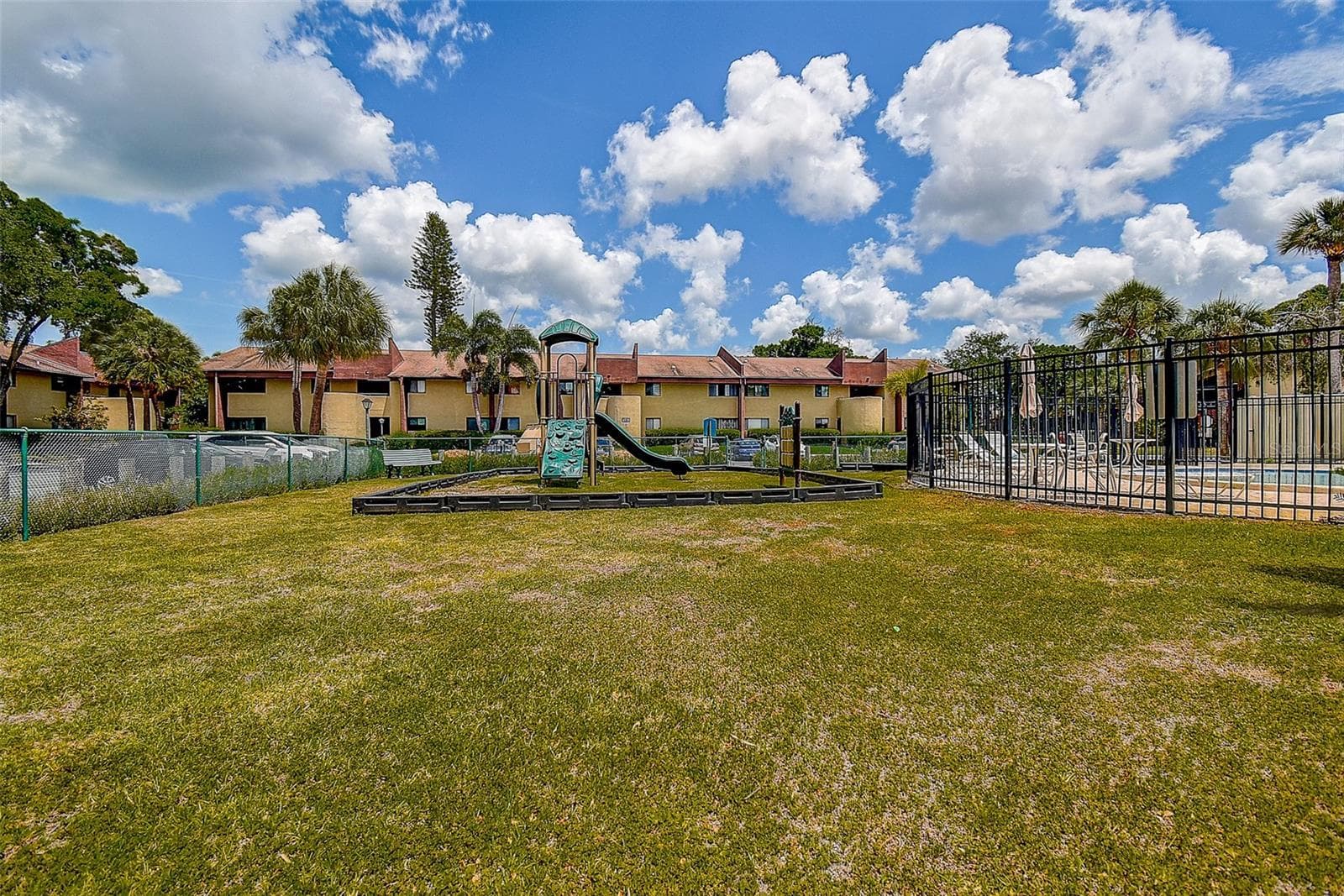 Condominium at 860 S VILLAGE DR N #106, ST PETERSBURG, photo 31 of 47