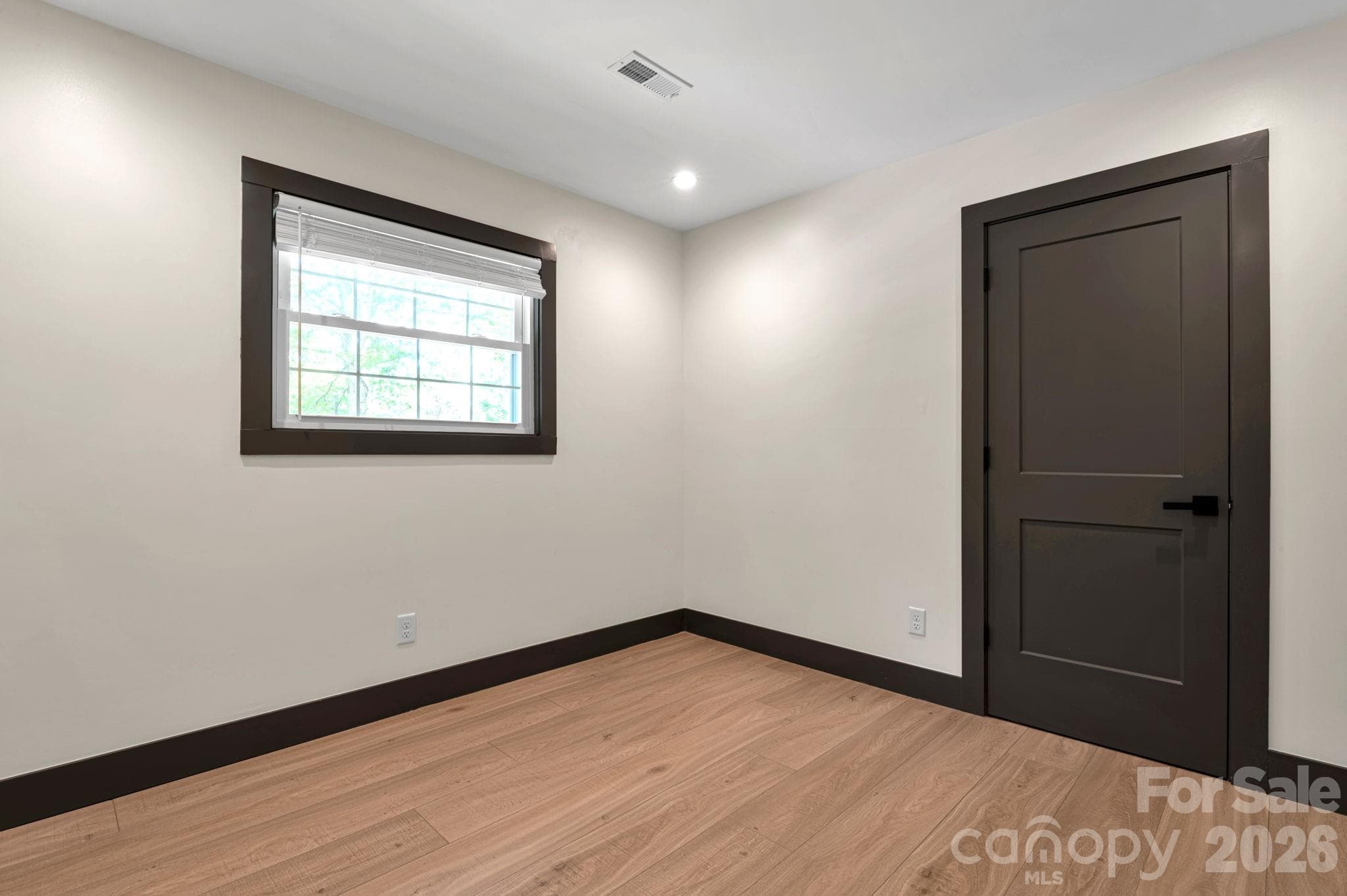 A light-filled third bedroom - Arden