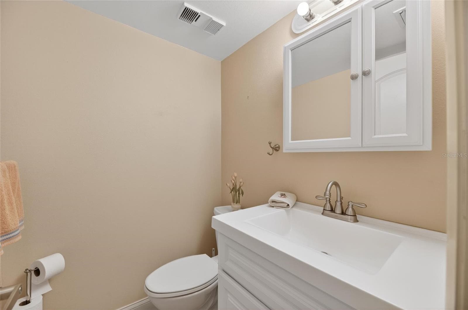 Powder Bath - 17960 GULF BLVD #108, REDINGTON SHORES