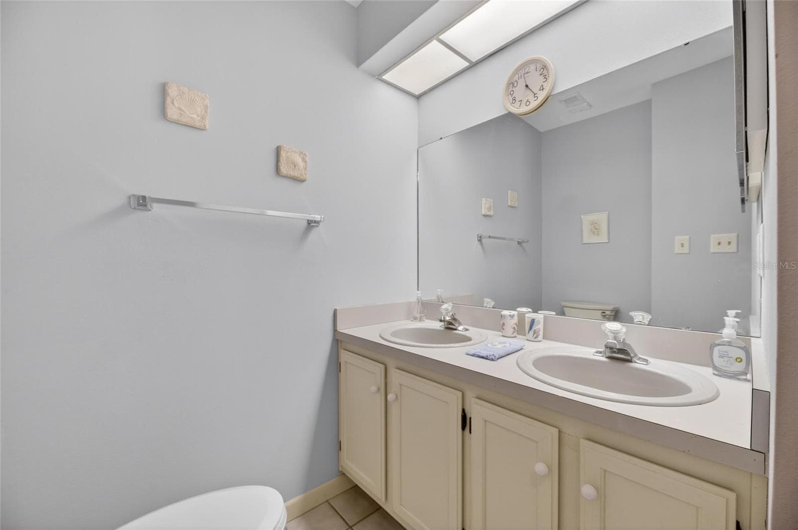Bath 2 - 17960 GULF BLVD #108, REDINGTON SHORES